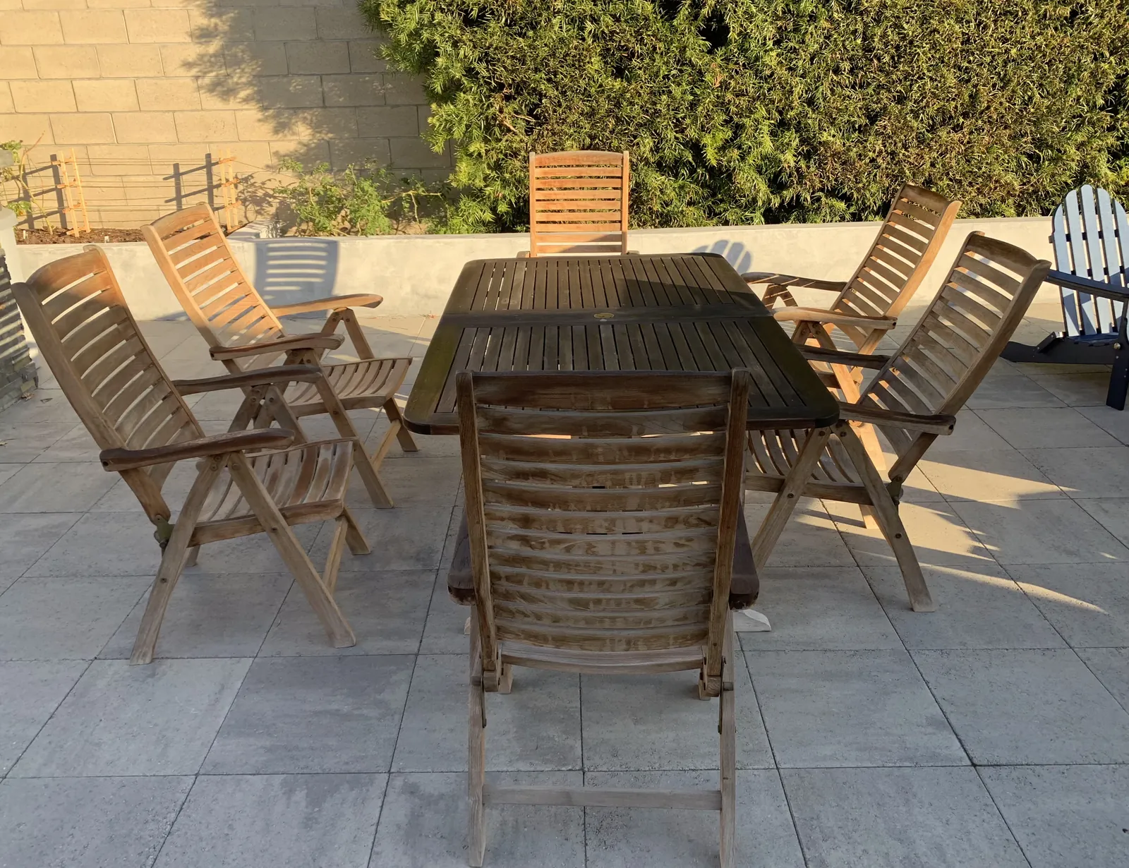 Outdoor table and chairs before restoration